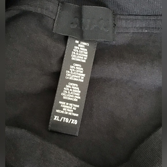 SKIMS Boyfriend Long Sleeve T-Shirt | Onyx - Picture 13 of 16